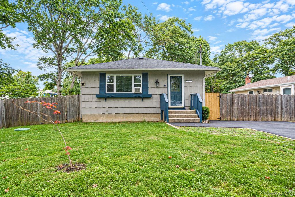 129 Shinnecock Avenue, Mastic, NY 11950