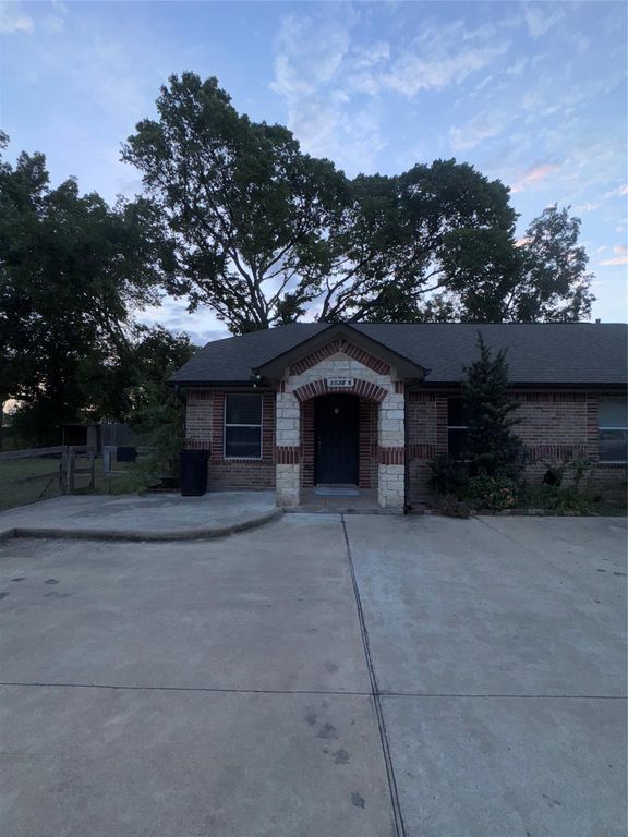 1138 B Llano Street, Pasadena, TX 77504