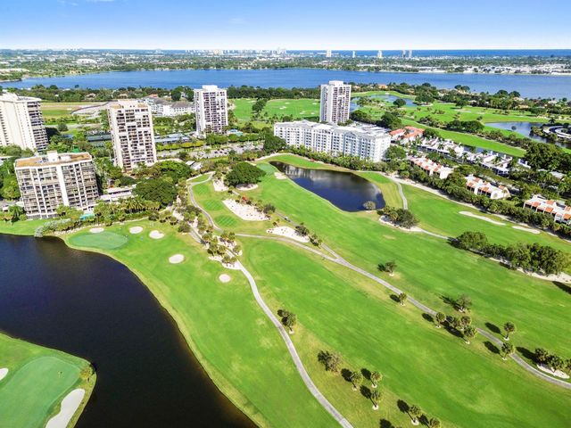 2425 Presidential Way 1806, West Palm Beach, FL 33401