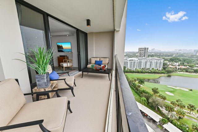 2425 Presidential Way 1806, West Palm Beach, FL 33401