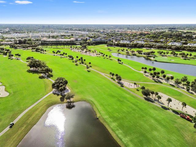 2425 Presidential Way 1806, West Palm Beach, FL 33401