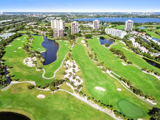 2425 Presidential Way 1806, West Palm Beach, FL 33401