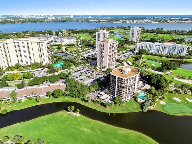 2425 Presidential Way 1806, West Palm Beach, FL 33401