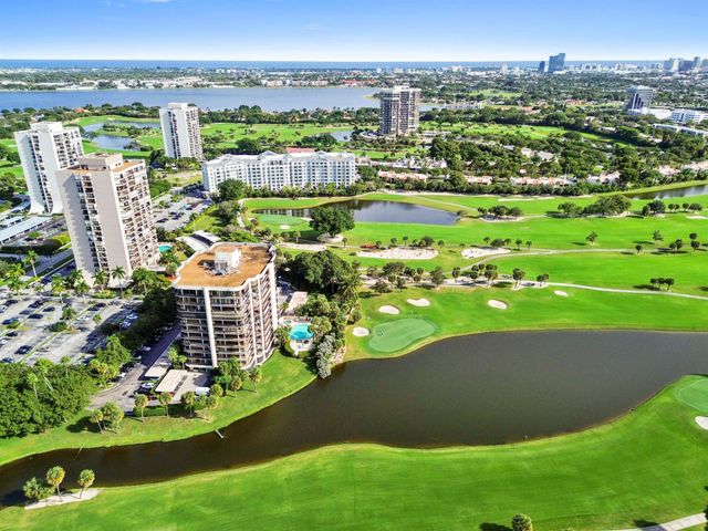 2425 Presidential Way 1806, West Palm Beach, FL 33401