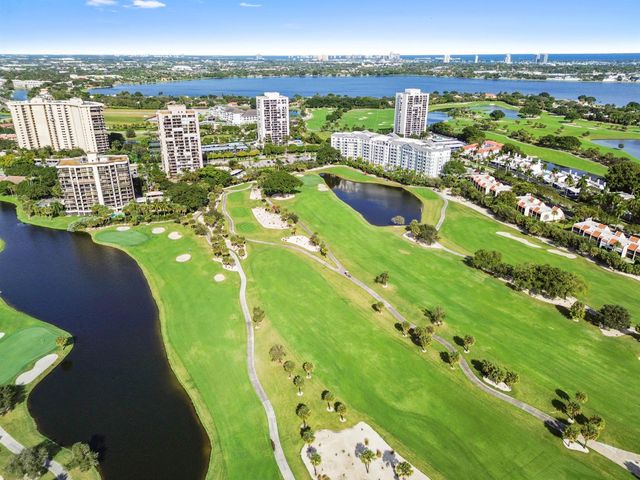 2425 Presidential Way 1806, West Palm Beach, FL 33401