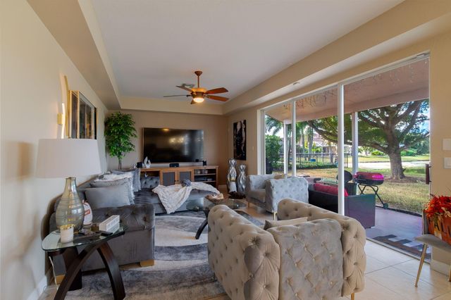 3887 Hamilton Key, West Palm Beach, FL 33411