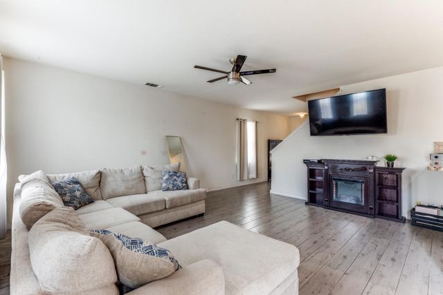 1524 Treeta TRL, Kyle, TX 78640