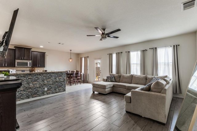 1524 Treeta TRL, Kyle, TX 78640