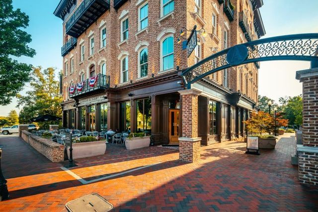 5010 Hartwell Place, Alpharetta, GA 30009