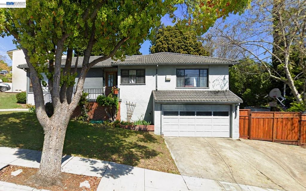 4880 Mancini Dr, Castro Valley, CA 94546