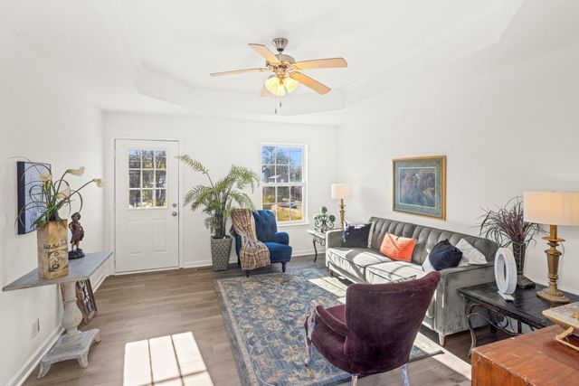 3325 Curtis Hill Ct, Nashville, TN 37218