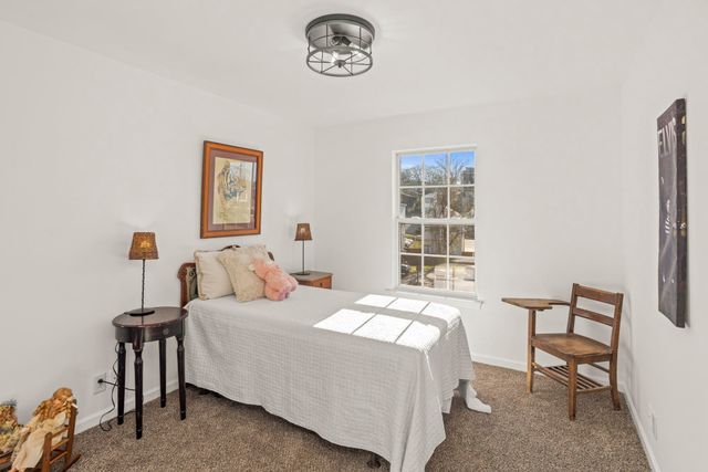 3325 Curtis Hill Ct, Nashville, TN 37218