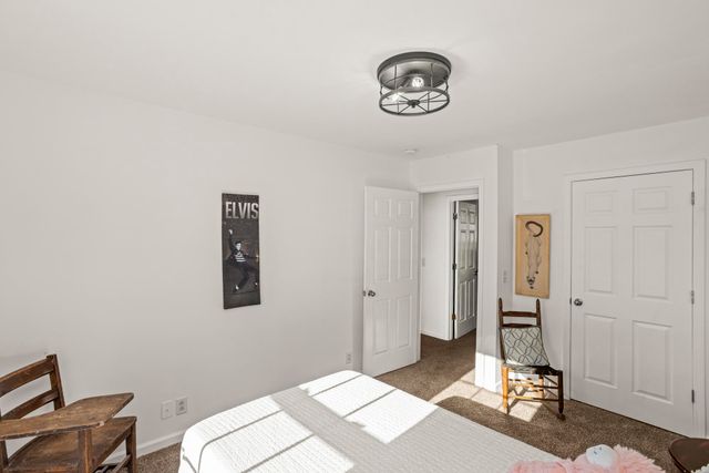 3325 Curtis Hill Ct, Nashville, TN 37218