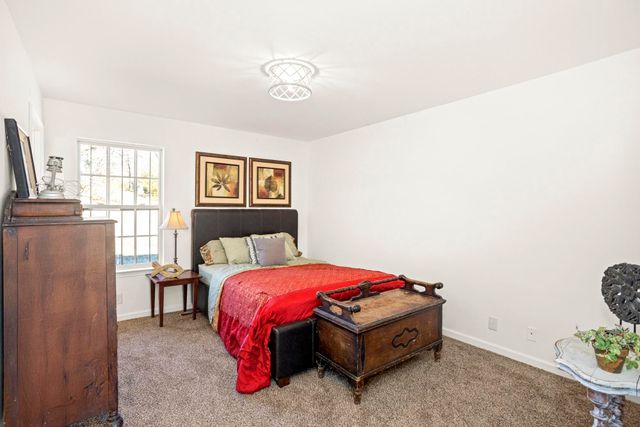 3325 Curtis Hill Ct, Nashville, TN 37218