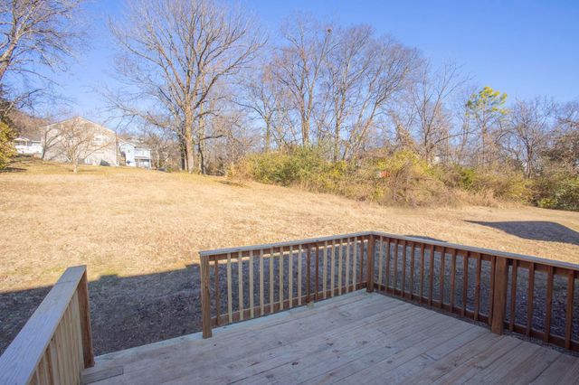 3325 Curtis Hill Ct, Nashville, TN 37218