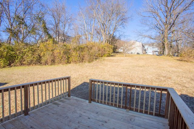 3325 Curtis Hill Ct, Nashville, TN 37218