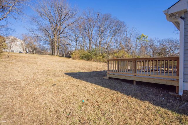 3325 Curtis Hill Ct, Nashville, TN 37218