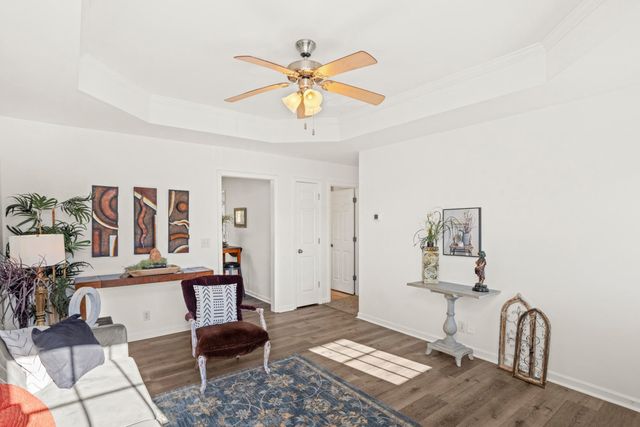 3325 Curtis Hill Ct, Nashville, TN 37218