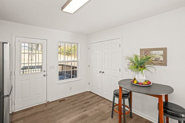 3325 Curtis Hill Ct, Nashville, TN 37218