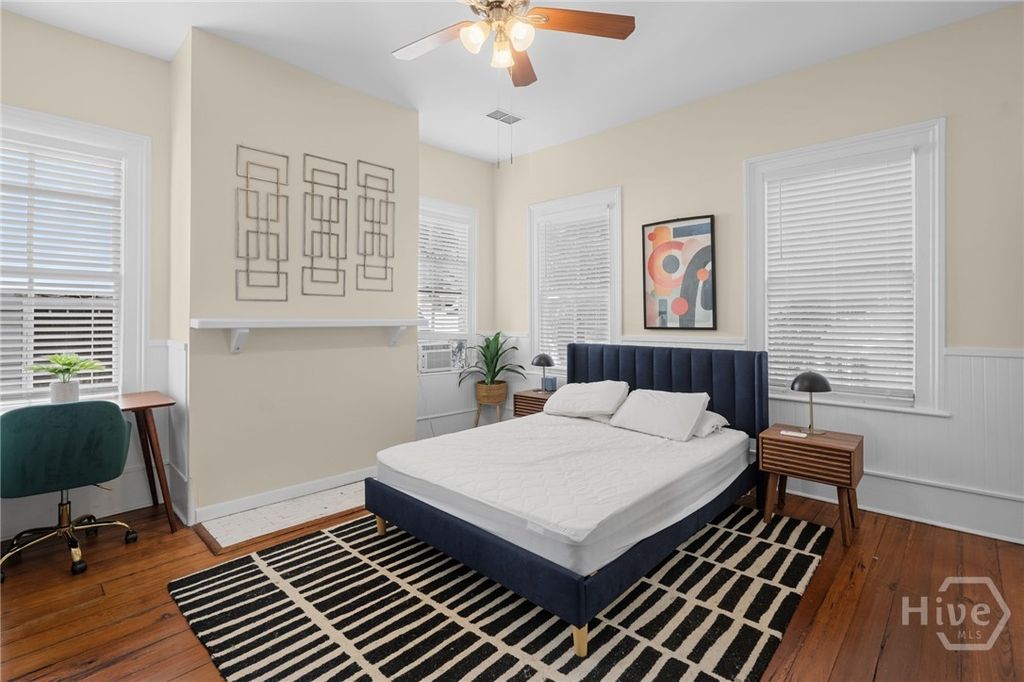 Image 15 of property listing at 303 W Park Avenue D, Savannah, GA 31401