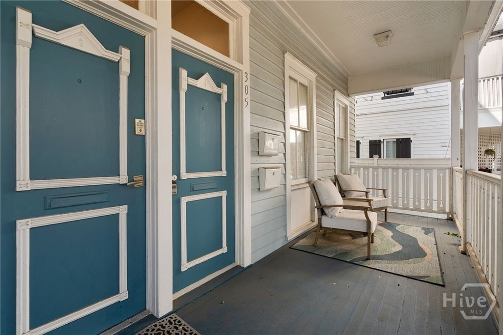 Image 5 of property listing at 303 W Park Avenue D, Savannah, GA 31401