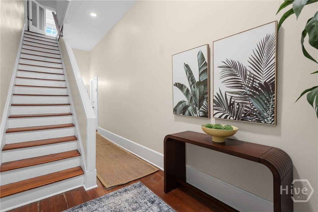 Image 6 of property listing at 303 W Park Avenue D, Savannah, GA 31401