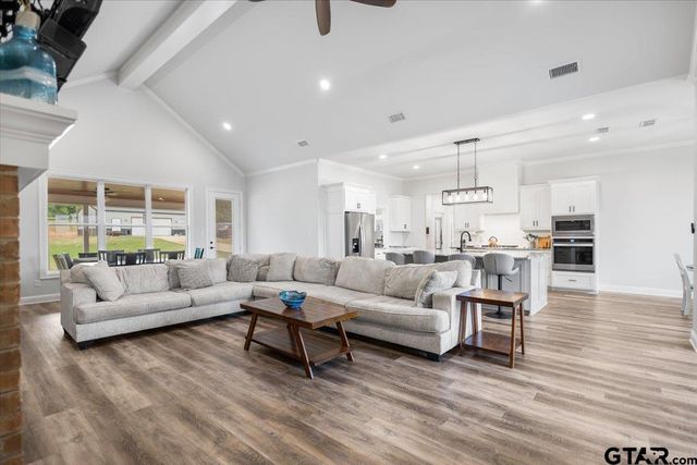 11179 CR 2183, Whitehouse, TX 75791