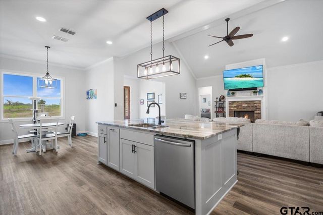 11179 CR 2183, Whitehouse, TX 75791