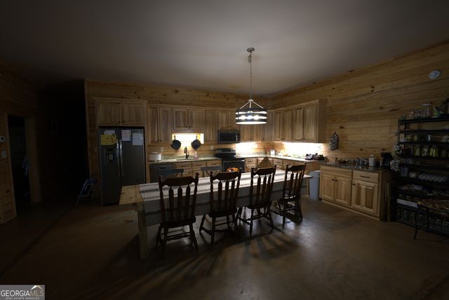 2170 Fork Creek Road, Bowman, GA 30624