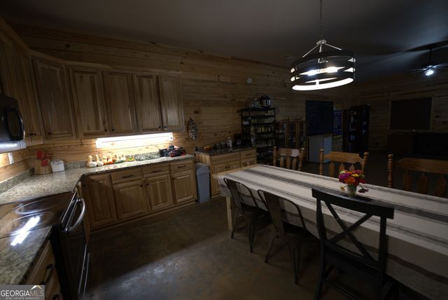 2170 Fork Creek Road, Bowman, GA 30624