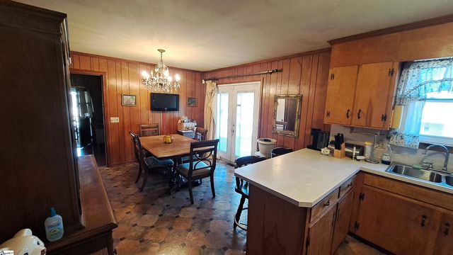 707 Staunton Bridge Road, Greenville, SC 29611