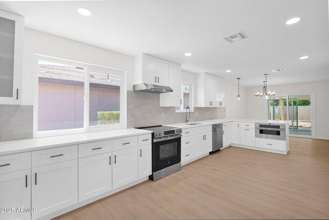 25644 S HOWARD Drive, Sun Lakes, AZ 85248