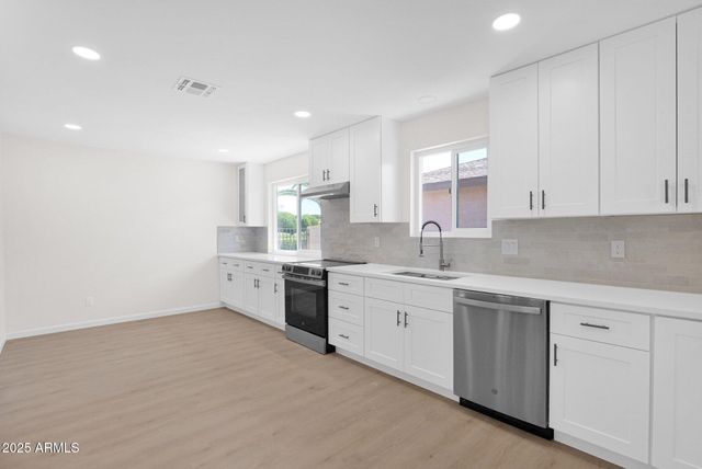 25644 S HOWARD Drive, Sun Lakes, AZ 85248