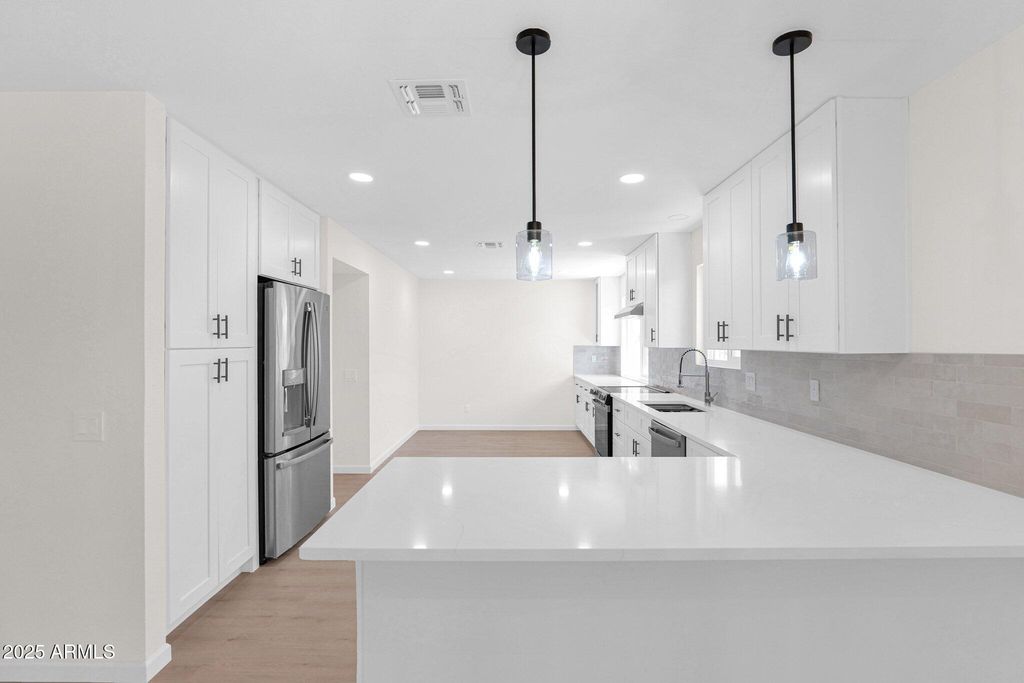 25644 S HOWARD Drive, Sun Lakes, AZ 85248