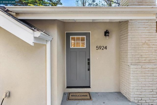 5924 Balboa Dr, Oakland, CA 94611