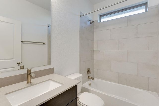 424 Burlington DR, Buda, TX 78610