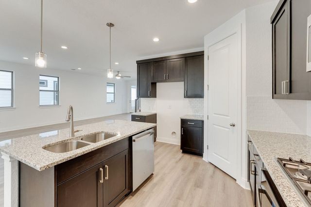 424 Burlington DR, Buda, TX 78610