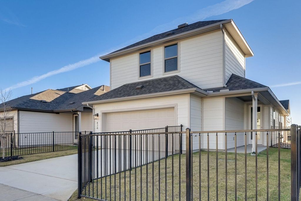 424 Burlington DR, Buda, TX 78610