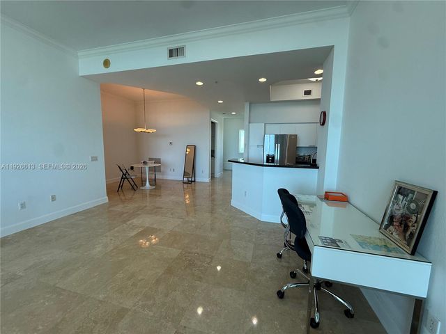 15051 Royal Oaks Lane 2601, North Miami, FL 33181