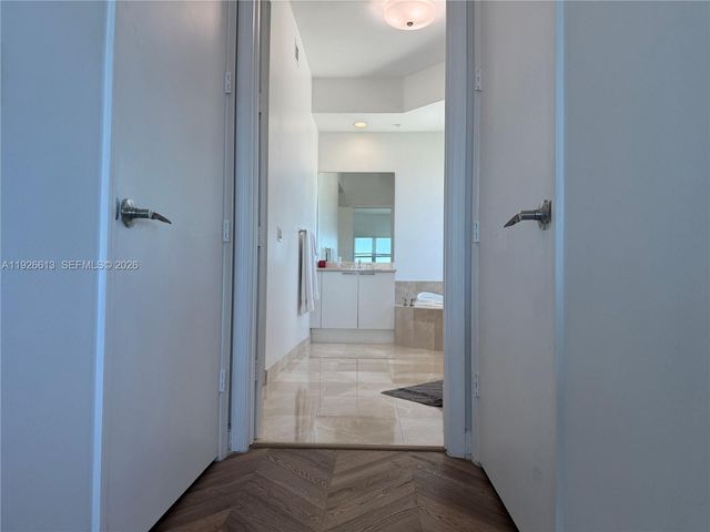 15051 Royal Oaks Lane 2601, North Miami, FL 33181