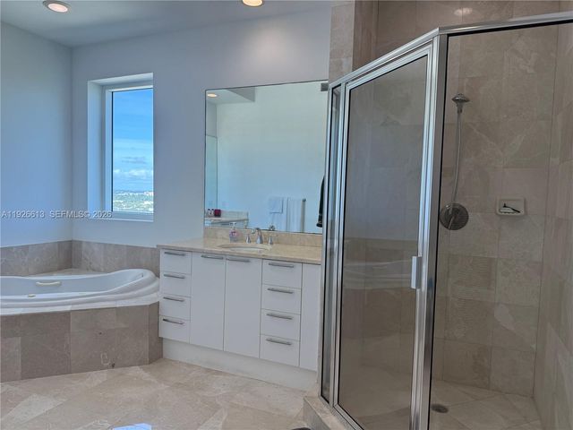 15051 Royal Oaks Lane 2601, North Miami, FL 33181