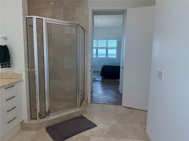 15051 Royal Oaks Lane 2601, North Miami, FL 33181