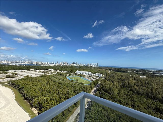 15051 Royal Oaks Lane 2601, North Miami, FL 33181
