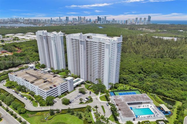 15051 Royal Oaks Lane 2601, North Miami, FL 33181