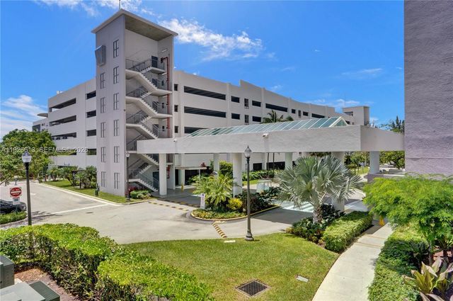 15051 Royal Oaks Lane 2601, North Miami, FL 33181
