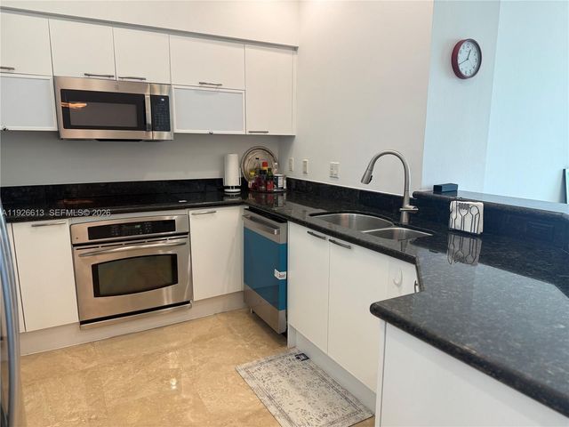 15051 Royal Oaks Lane 2601, North Miami, FL 33181