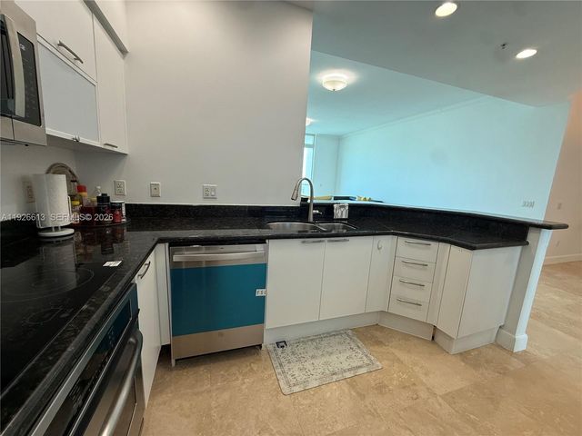 15051 Royal Oaks Lane 2601, North Miami, FL 33181