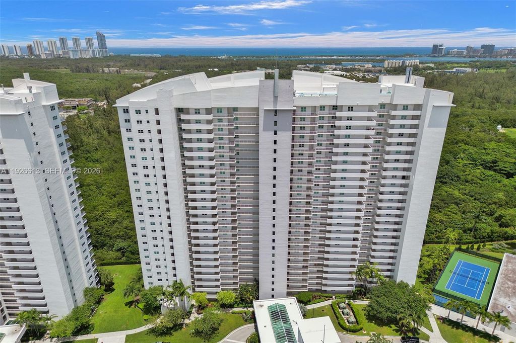 15051 Royal Oaks Lane 2601, North Miami, FL 33181