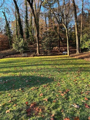 5274 Powers Ferry NW Road, Sandy Springs, GA 30327