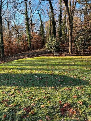 5274 Powers Ferry NW Road, Sandy Springs, GA 30327